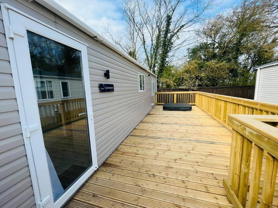 Grey Goose Lodge With Hot Tub Amotherby Exterior photo